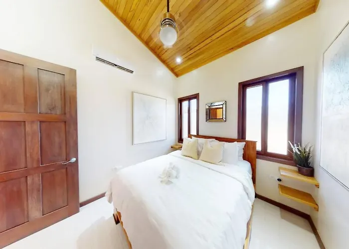 Private Beachfront Estate&concierge *