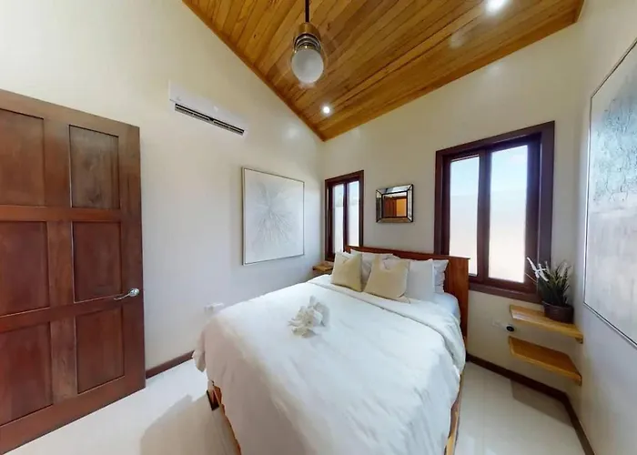 Villa Private Beachfront Estate&concierge