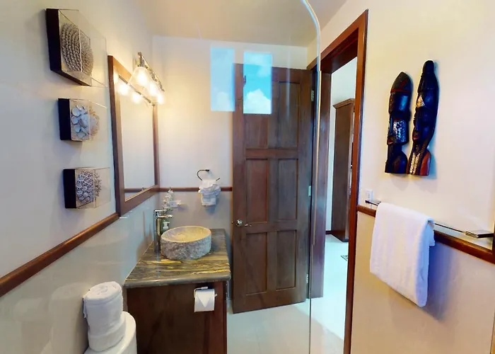 Private Oceanfront Estate & Concierge Villa *