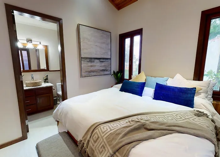 Private Oceanfront Estate & Concierge