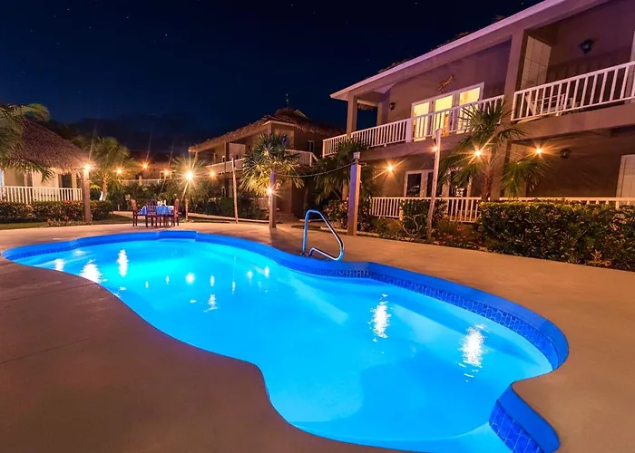 Villa Private Oceanfront Estate & Concierge San Pedro (Ambergris Caye)