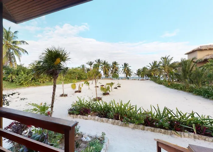 Private Oceanfront Estate & Concierge *