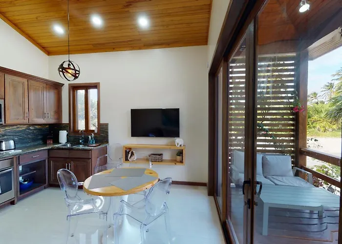 Private Beachfront Estate&concierge San Pedro (Ambergris Caye)